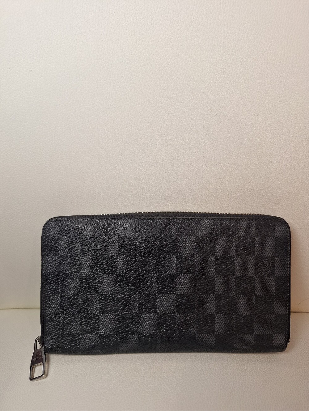 Louis Vuitton Black & Gray Damier Graphite Canvas Zippy Organizer Wallet EUC - Picture 2 of 6